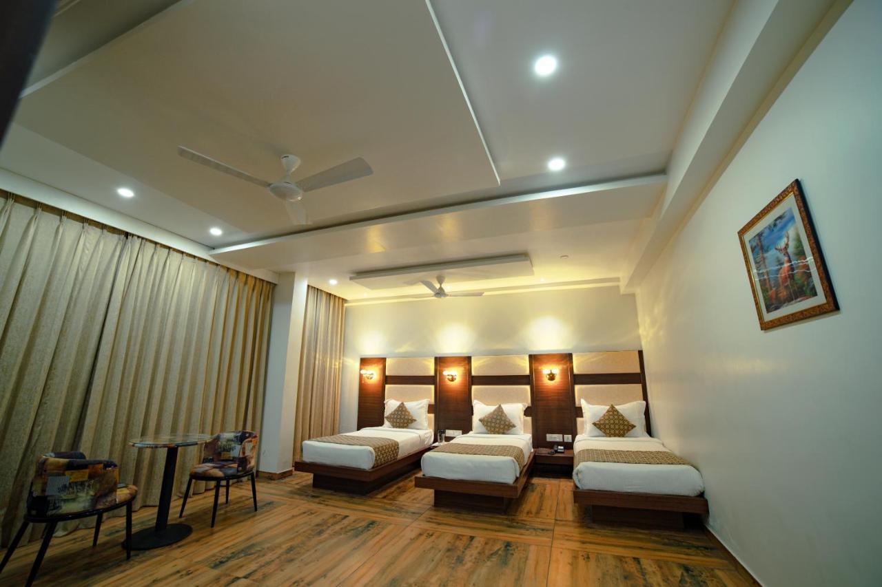 Hotel Greenland Junagadh Exterior photo